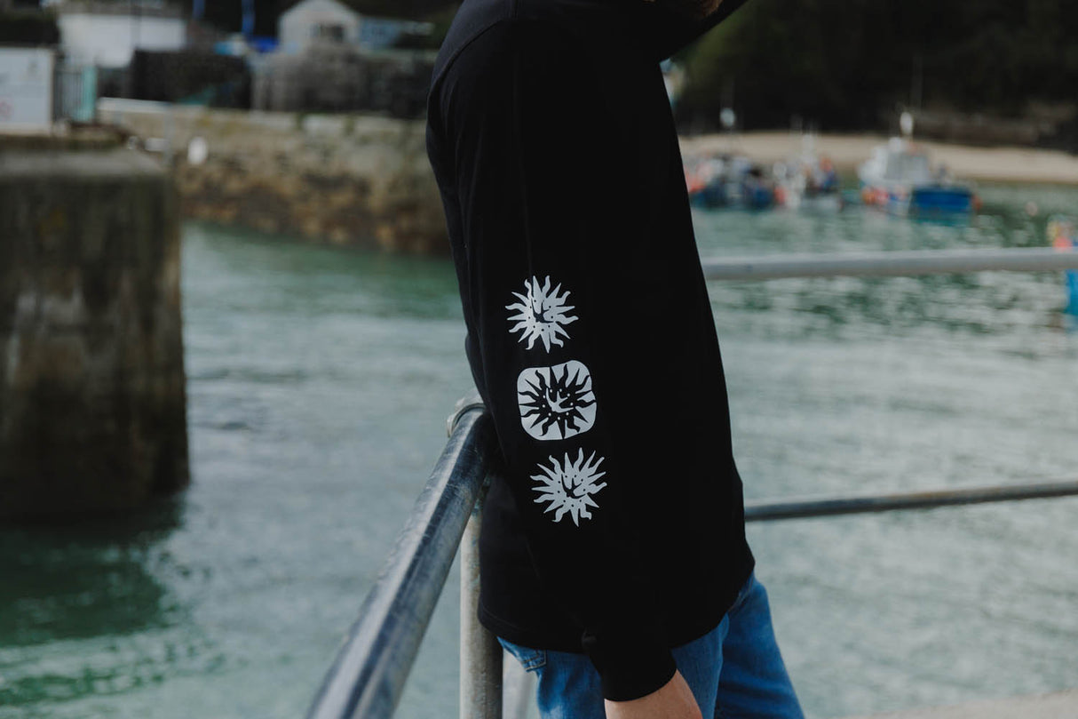 Ends Of The Earth L/S T-Shirt | Black